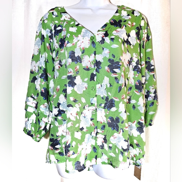 Hope & Harlow Tops - 3/$20 Hope & Harlow Floral Top